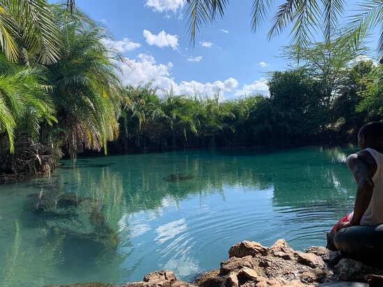 Chemka Hotsprings